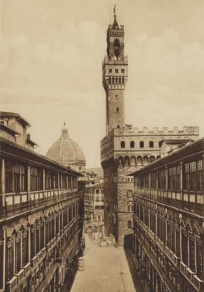 Firenze: Portici degli Uffizi, costruiti su disegno di Vasari da Italian Photographer