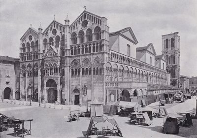 Italia: Cattedrale, Ferrara (foto in bianco e nero) da Italian Photographer