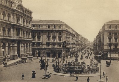 Napoli: Piazza Della Borsa e Rettifilo Corso Umberto I da Italian Photographer