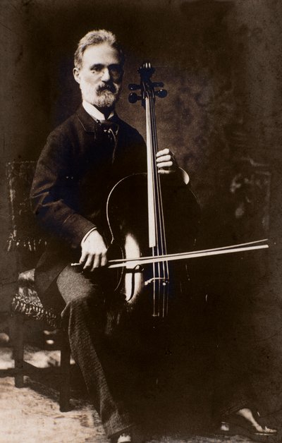 Ritratto del compositore e violoncellista italiano Alfredo Piatti (1822-1901) da Italian Photographer