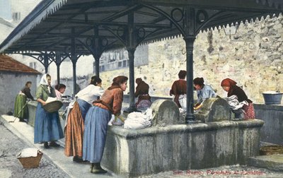 San Remo, Italia, donne che lavano i vestiti da Italian Photographer
