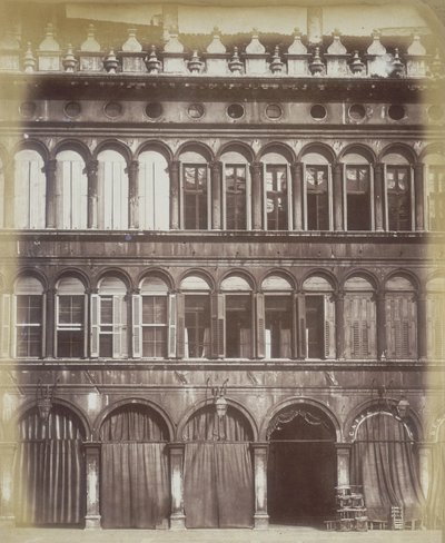 La Facciata di un Edificio Veneziano, c.1865 da Italian Photographer