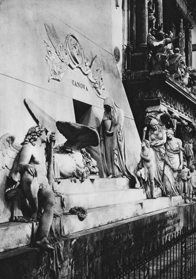 Venezia, Monumento a Canova da Italian Photographer