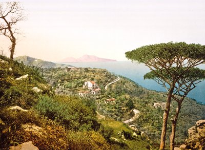 Veduta del Vesuvio attraverso la Baia di Napoli da Italian Photographer