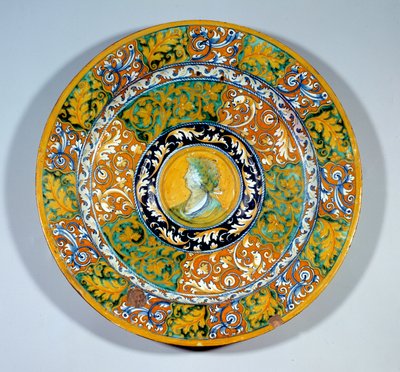 Bacino di aiguiere in maiolica decorata da Italian School