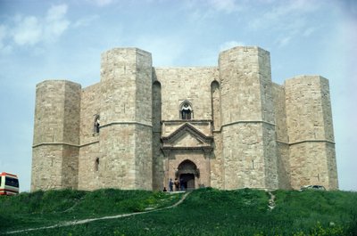 Castel del Monte, costruito durante il regno dell