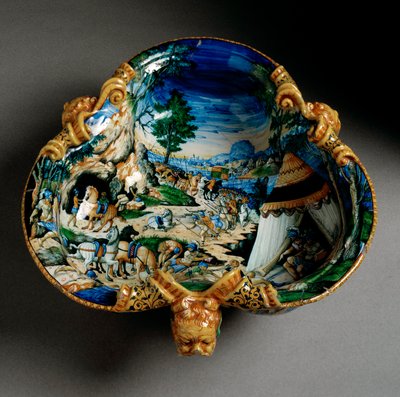 Coppa in ceramica a forma di trifoglio decorata con la rappresentazione di Annibale durante l