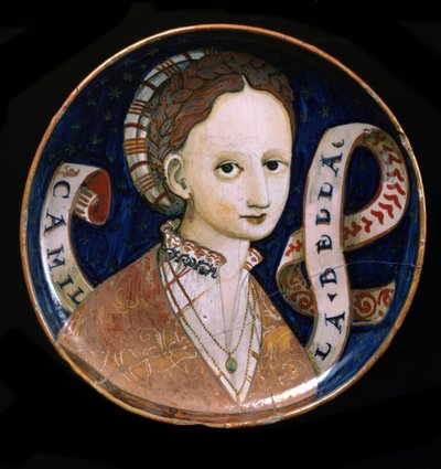 Coppa decorata con un volto femminile (Camilla bella) da Italian School