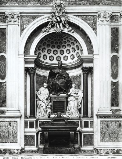 Monumento a Papa Clemente XII (1652-1740) con urna e colonne di porfido dal Pantheon, tra Temperanza (sinistra) e Prudenza (destra) nella Cappella Corsini da Italian School