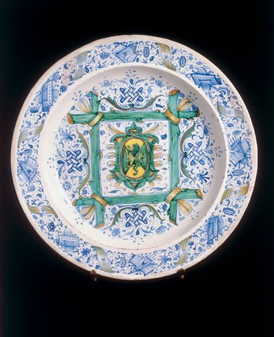 Piatto con il Leone Rampante, manifattura di Cafaggiolo da Italian School