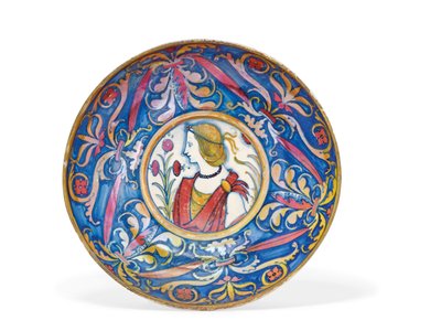 Piatto a piede in maiolica umbra con oro e rubino, da Deruta a Gubbio, c.1510-20 da Italian School