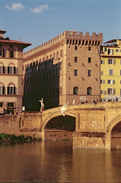 Vista del Museo Ferragamo e del Ponte Santa Trinita da Italian School