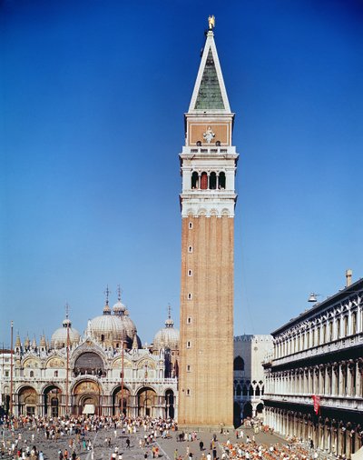 Veduta del campanile e della basilica di San Marco da Italian School