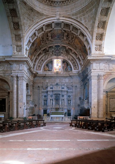 Vista della navata centrale da Italian School