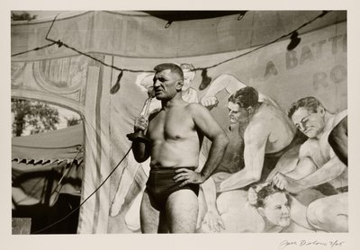 [Uomo con microfono] da Jack Delano