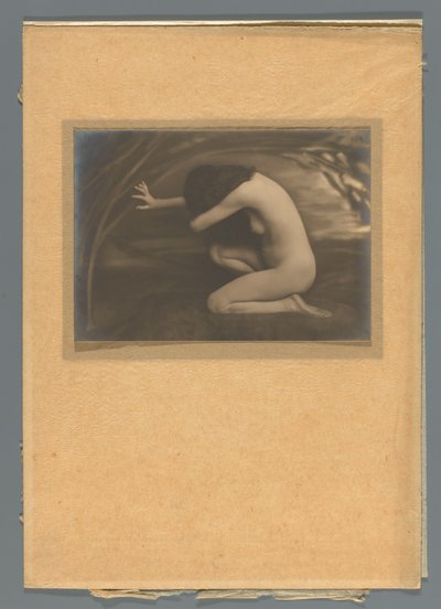 Ritratto di Mies Rosenboom-Merkelbach come nudo inginocchiato da Jacob Merkelbach