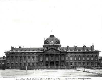 Facciata e cupola della Scuola Militare, costruita 1751-73 da Jacques Ange Gabriel