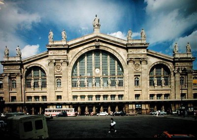 Veduta della facciata della Gare du Nord, costruita nel 1861-63 da Jacques Ignace Hittorff