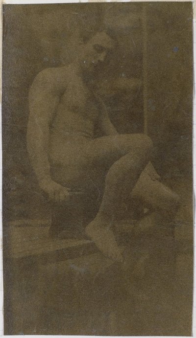 Studio di un modello maschile nudo, visto di lato, nell