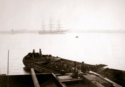 Chiatta carica di merci, Rotterdam, 1898 da James Batkin