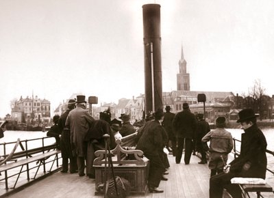 Passeggeri del traghetto, Laandam, 1898 da James Batkin