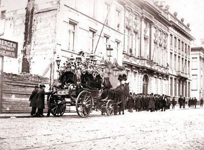 Carro funebre trainato da cavalli, Anversa, 1898 da James Batkin