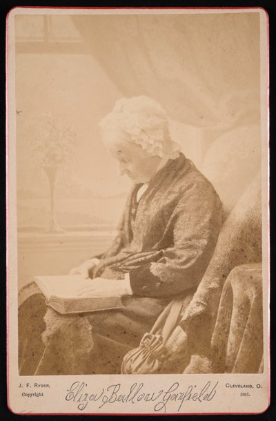 Ritratto di Eliza Ballou Garfield 1801-1888, 1881 da James Fitzallen Ryder