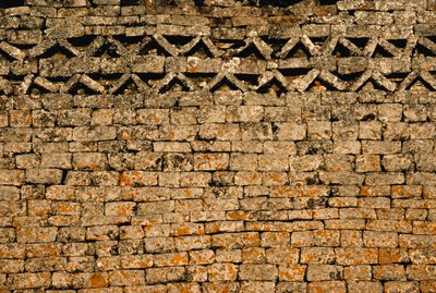 Muro di pietra alle rovine del Grande Zimbabwe, Zimbabwe da James L Stanfield