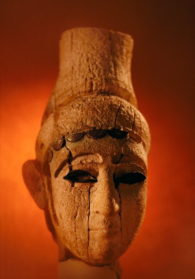 Questo ritratto scultoreo ugaritico ma il genere e la classe rimangono sconosciuti. Damasco, Siria. da James L Stanfield