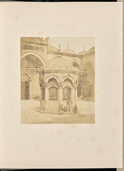 [Fontana per le abluzioni nel cortile della Nuova Moschea]. da James Robertson