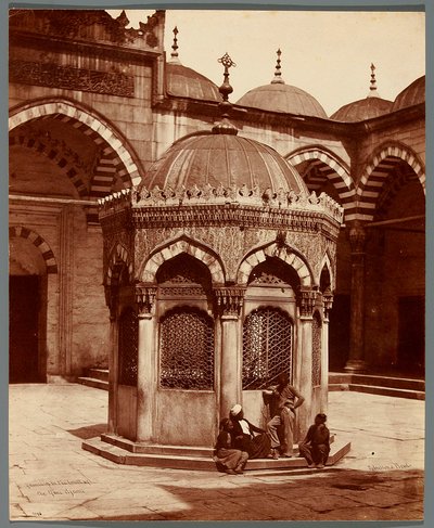 «Fontana nel cortile della Yeni Cami» da James Robertson