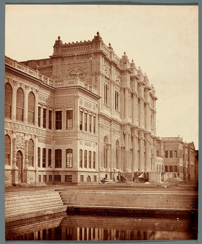 Istanbul. Palazzo Dolmabahçe [Dolmabahçe Sarayı] da James Robertson