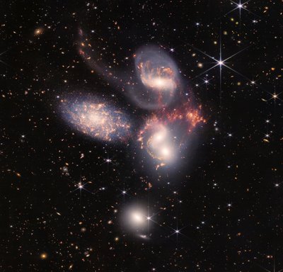 Quintetto di Stephan (NIRCam e MIRI) da James Webb Space Telescope (NASA)
