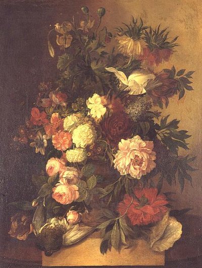 Peonie, rose e altri fiori in un