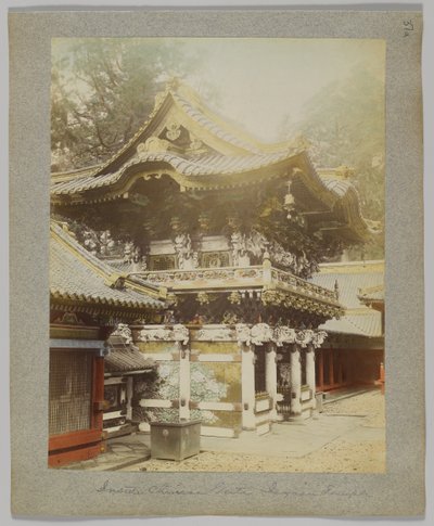 Dentro il cancello cinese, Tōshō-gū, Nikko, Giappone da Japanese Photographer