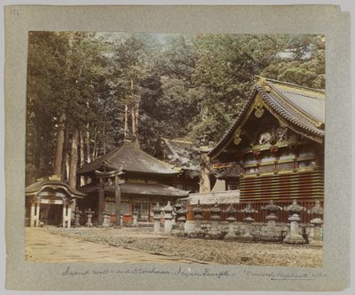 Pozzo sacro e magazzini, Tōshō-gū, Nikko, Giappone da Japanese Photographer