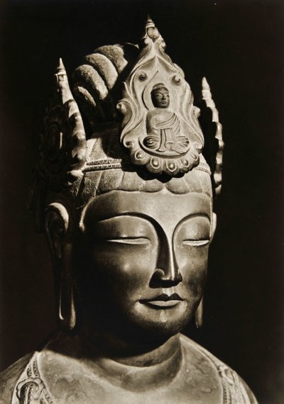 Yumechigai Kannon dal primo periodo Nara, Horyuji, Nara, Giappone, 1950 da Japanese Photographer