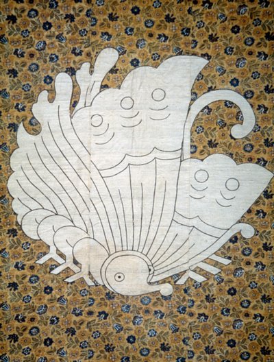 Copriletto Futonji in calicò a stampa floreale, stemma di famiglia raffigurante farfalla, seta grezza e filata, maschera tinta in riserva con amido di riso, xilografia diretta, pigmenti a inchiostro, civiltà giapponese, periodo Edo-Meiji da Japanese School