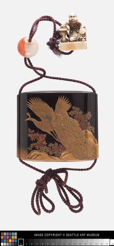 Inro decorato con pavone, ojime e netsuke da Japanese School