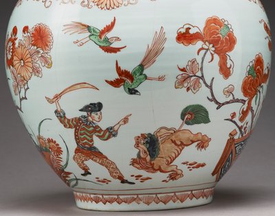 Grande vaso a bottiglia, decorato in Olanda nello stile Imari, Ko-Imari, fine XVII secolo (dettaglio) da Japanese School