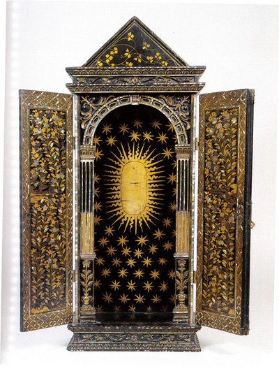 Santuario portatile cristiano Namban, progettato per contenere una statuetta religiosa, periodo Momoyama da Japanese School