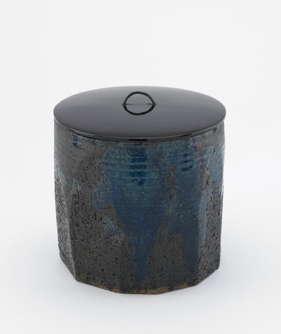 Vaso per cerimonia del tè con lati sfaccettati, prefettura di Mie, periodo Edo o era Meiji da Japanese School