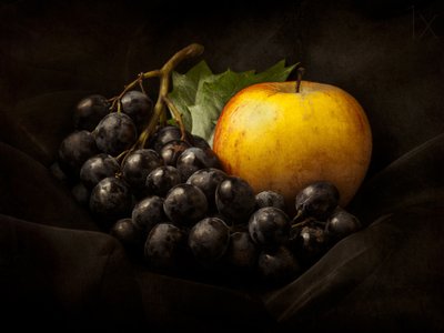 Uva e mela dorata da Jerome Zakka Bajjani
