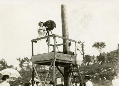 Beals al lavoro, c.1905-40 da Jessie Tarbox Beals