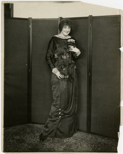 Vestito drappeggiato, Gimbels, c.1905-18 da Jessie Tarbox Beals