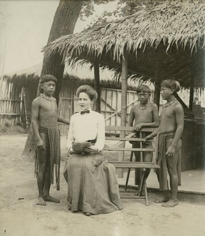 Lezioni di canto Igorrote. [Riserva filippina nel Dipartimento di Antropologia alla Fiera mondiale del 1904] da Jessie Tarbox Beals