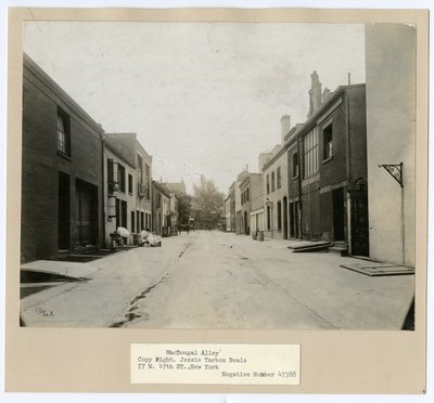 MacDougal Alley, Greenwich Village, New York, USA da Jessie Tarbox Beals