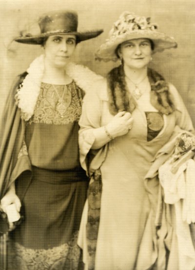 Signora Coolidge e la sua amica Frances Parkinson Keyes da Jessie Tarbox Beals
