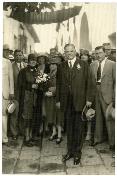 Presidente Hoover - Mrs Hoover con bouquet da Jessie Tarbox Beals