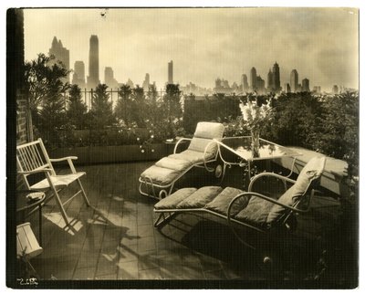 Terrazza di Mrs Alice Woodward Rhinehardt, 400 E 52 St, c.1936-37 da Jessie Tarbox Beals